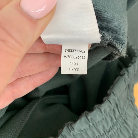 Athleta Triumph Hybrid Wide Crop Pant in Bali Green Sz S - Picture 13 of 16